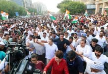 SIR-ज्ञानेश कुमार के खिलाफ विपक्ष के सुप्रीम कोर्ट मार्च में उमड़ा जनसैलाब, नेहा बोरा-प्रियंका गांधी की ढाल बने राहुल गांधी विपक्ष का मार्च