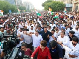 विपक्ष का मार्च