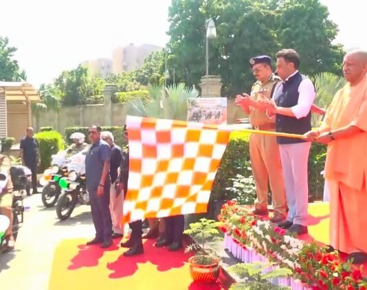 87 इंटरसेप्टर वाहनों को सीएम योगी ने दिखाई हरी झंडी, कही ये बातें सीएम योगी